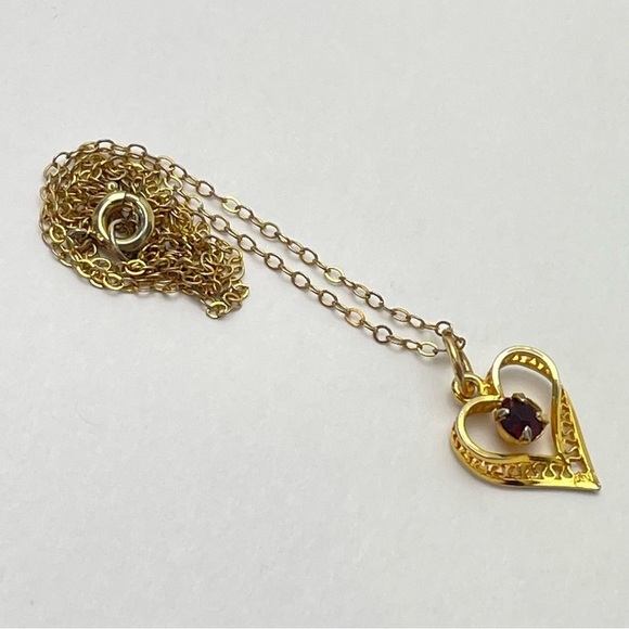 VINTAGE Heart Faux Ruby July Birthstone Necklace - Picture 4 of 11